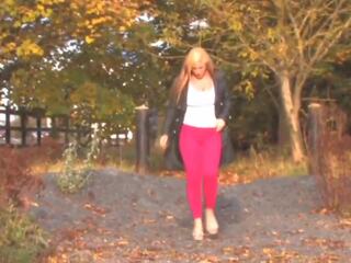 Pirang with massive susu peeing outside, xxx film 86