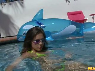 Nina jakob blendend unterwäsche göttin masturbieren von ein schwimmbad