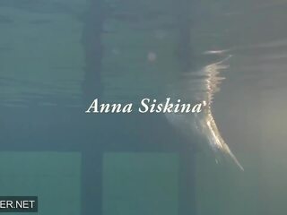 Splendid נפלאה step-sister anna siskina עם גדול פטמות ב ה שוחה